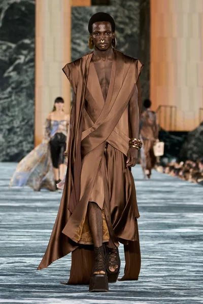 Look 72